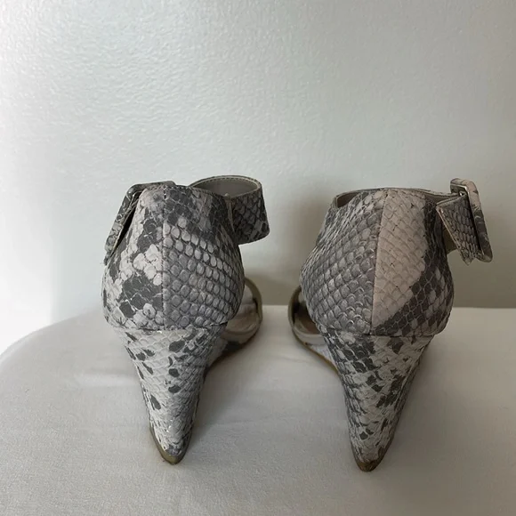 Impo Vantage Grey Snake Print Heel Upper Strap Wedge Open Toe Sandals Size 6.5 - Picture 4 of 15
